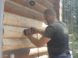 Шлифовка деревянного дома