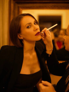 истории Надин