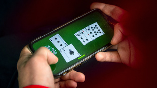 В рекламе пари нужно предупреждать о риске зависимости с 1 сентября 2026 года