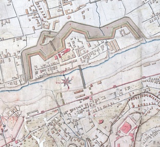 Крепость крепчала