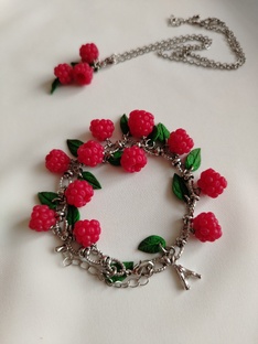 Украшения с малиной