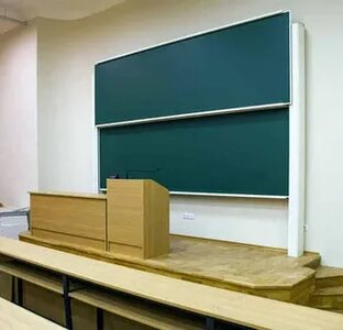 13. Лекционный литературный зал.