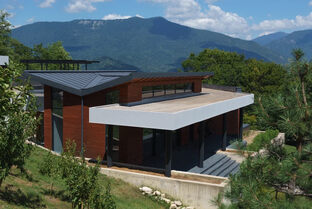 Японский дом в горах