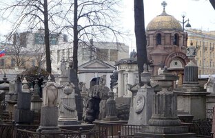 Путеводитель по "Некрополю XVIII века"