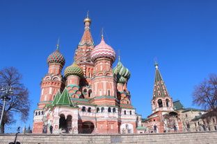 Москва - это город контрастов! 