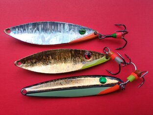 Делаю блёсны на судака.