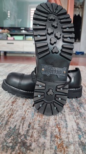 Тяжёлые ботинки