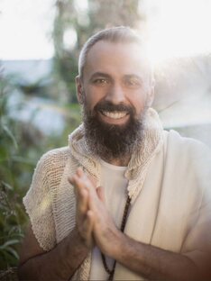 Да́ршан БЛАГОСЛОВЛЯЮЩИЙ ИСЦЕЛЯЮЩИЙ в Свете Высшей Милости