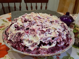 Рецепты салатов и другие блюда собственного приготовления.