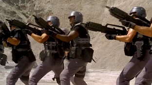 Оружие, форма и снаряжение в кино