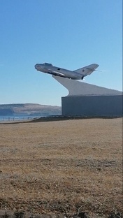   Белогорское: самолёт, пристань и старая дорога