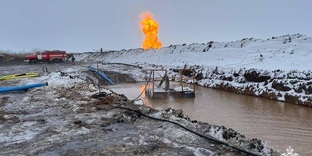 Открытый горящий фонтан в Оренбургской области