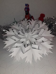 Снежинка из А4