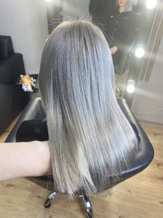 Платиновый  блонд 