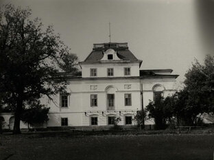 УСАДЕБНЫЙ КОМПЛЕКС ОРЛОВЫХ-ДАВЫДОВЫХ В С. УСОЛЬЕ 