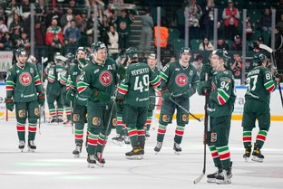 с клюшкой в бой!