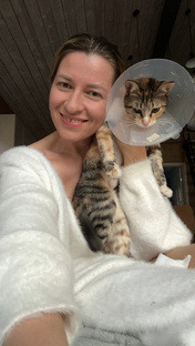 Оля и Котики