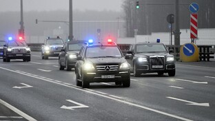 ВИП-переговорщики под охраной