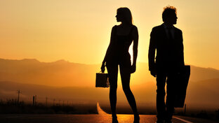 Он и Соперница...Их отношения