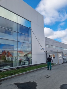 Как мыть окна безопасно