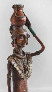 История в деталях