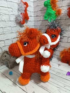 Лошадки ручной работы.