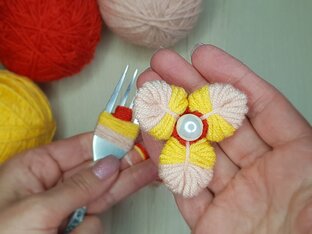 ЦВЕТЫ, БАНТИКИ  И АКСЕССУАРЫ ДЛЯ ВОЛОС