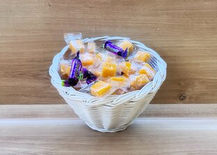 Конфетницы , вазы 