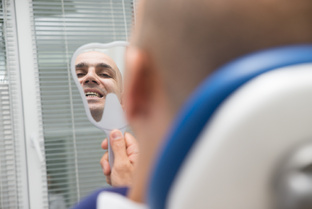 Имплантация и протезирование зубов