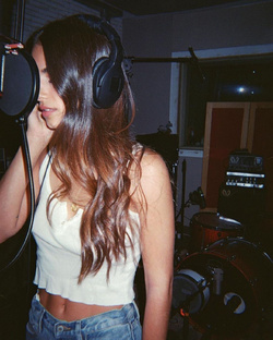 Как написать и выпустить песню?