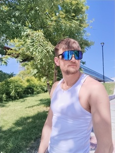 Фотографии.