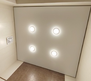 Натяжной потолок в помещение