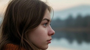 Почему человек не пишет первым