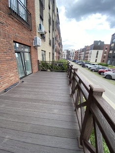 Decline: террасная доска, ограждение и ступени.