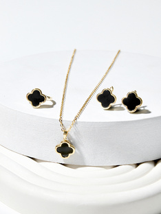 Видео с украшениями бренда NOIMA