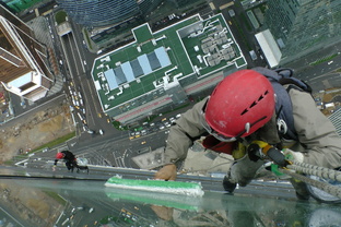 Работа на высоте методом канатного доступа