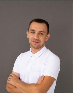 От подсобника к компании