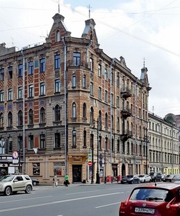 ДОМА ПЕТЕРБУРГА
