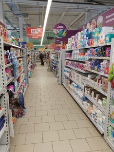 Магазины, магазины, а я маленький такой... 