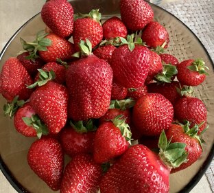 Выпечка и Десерты с Клубникой