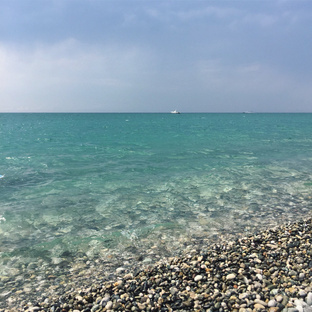 Самое чистое море в Абхазии. 
