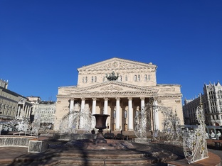 Москва 2025: Цветной бульвар. Петровка. Театральная площадь и Красной площади