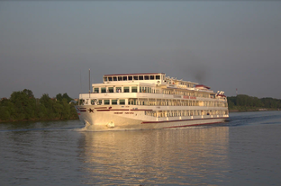 Теплоход Нижний Новгород