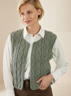 Женский жилет спицами: модные модели с описанием