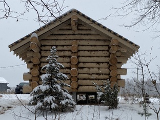 Сруб бани в Деревне Федора Конюхова