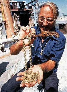 "Тайны подводных сокровищ: клады, затонувшие корабли и легенды"