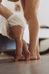 Про уход мам и малышей