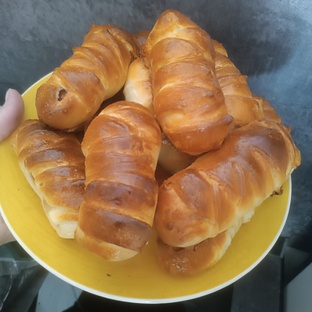 Запечённые сосиски в тесте 