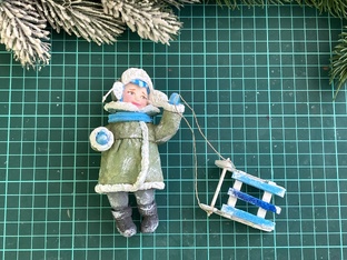 Очаровательный малыш на вашей новогодней елочке