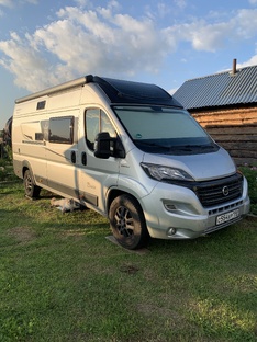 На автодоме по России